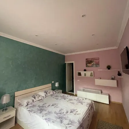 Costin - De Inchiriat Гостьовий будинок