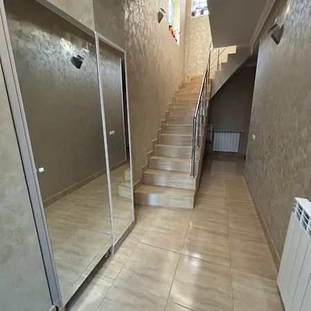 Costin - De Inchiriat Ефоріє-Норд