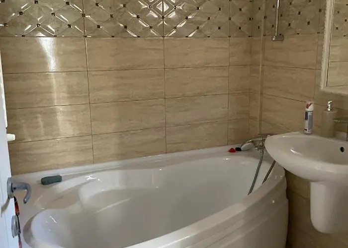 Costin - De Inchiriat